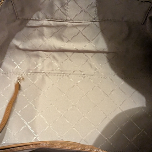 Michael Kors Black and Brown Duffel with Gold Accents. FIRM PRICING.. - Picture 8 of 8